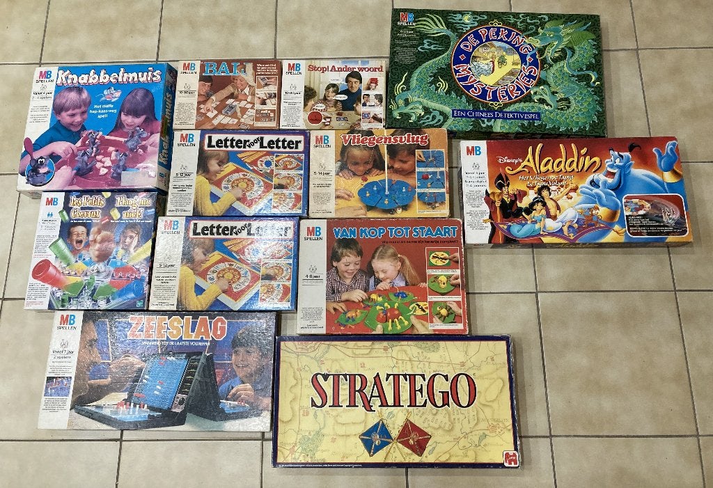 12 oude gezelschapsspellen (van MB SPELLEN en JUMBO), Enlèvement, Utilisé