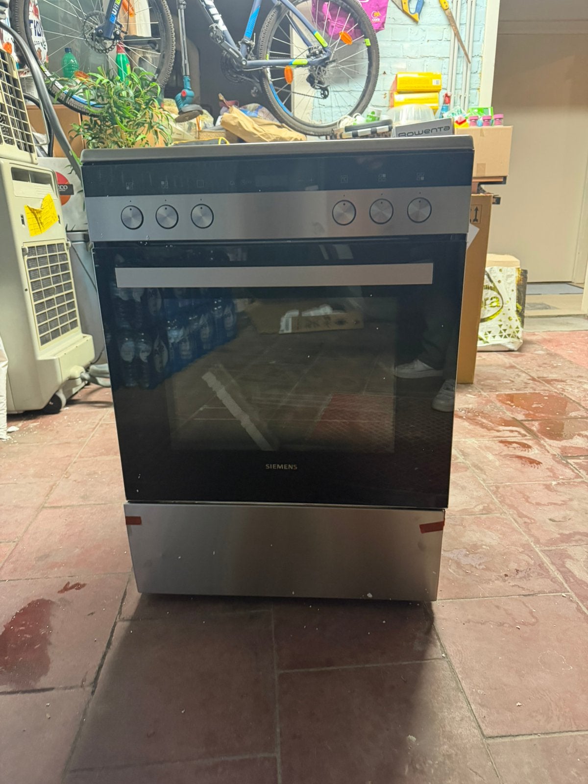 Cuisinière Siemens HK9R3A250 – Neuve, léger défaut, Enlèvement, Comme neuf, Siemens, Four