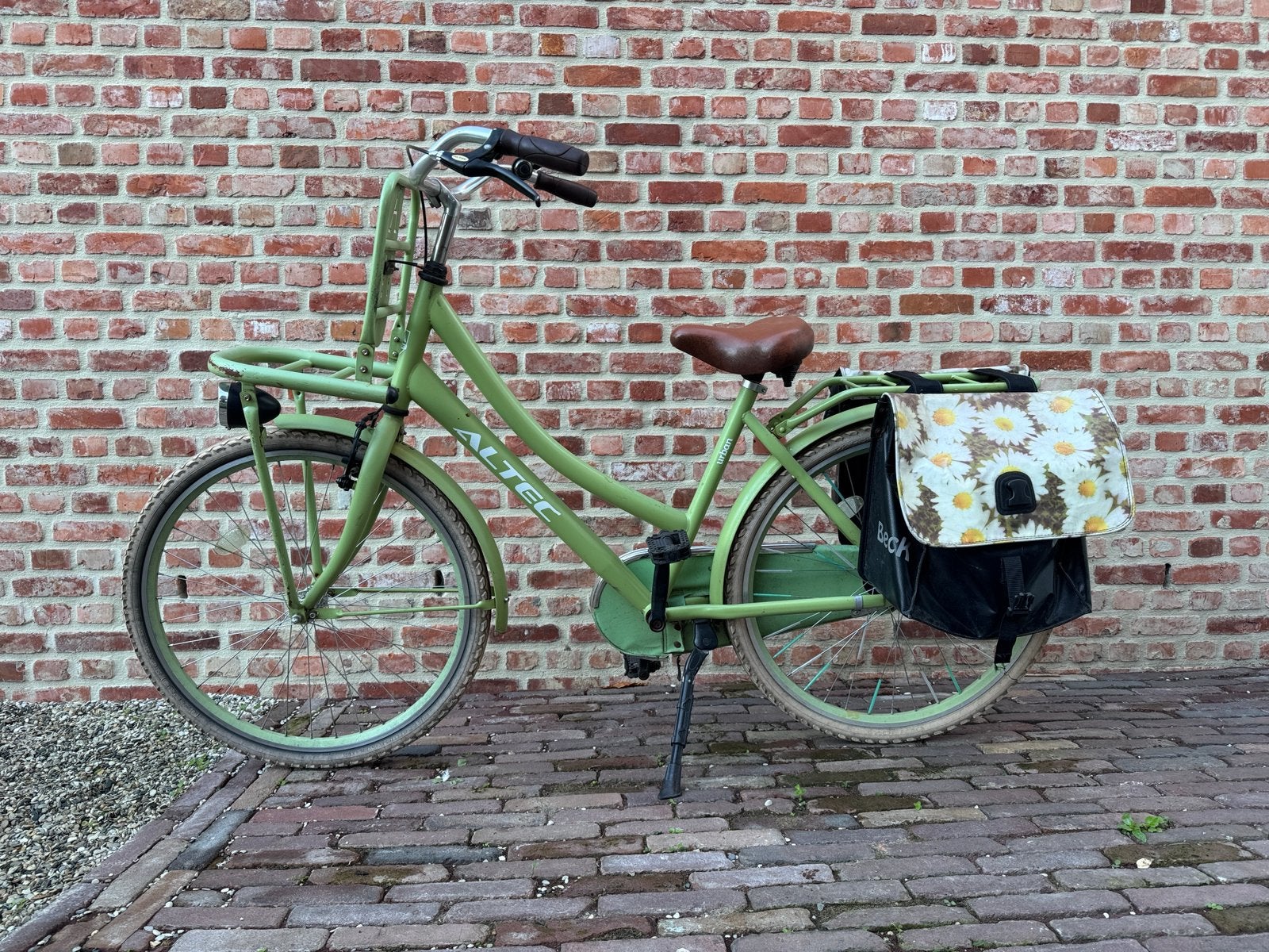 Fijne meisjesfiets (groen), Enlèvement, Utilisé