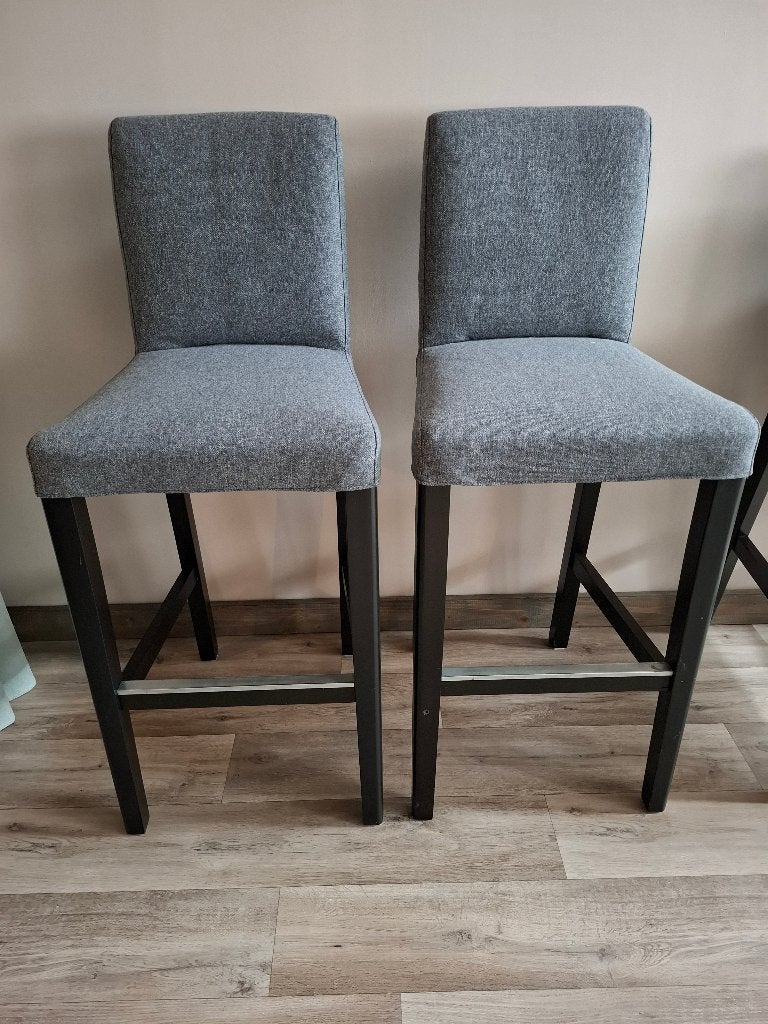 Lot de 2 chaises de bar bergmund ikea, Neuf, Avec repose-pieds, 2 tabourets, Enlèvement