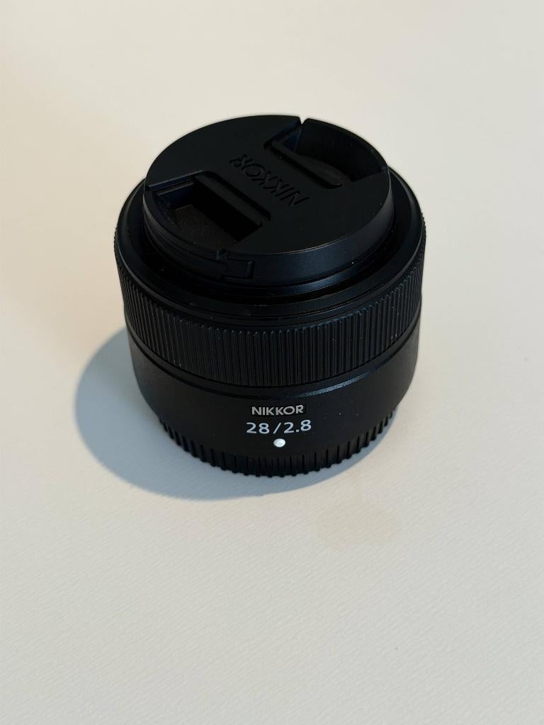 Nikon Z 28mm f2.8 | compact & scherp | ideale allround lens, Enlèvement ou Envoi, Comme neuf