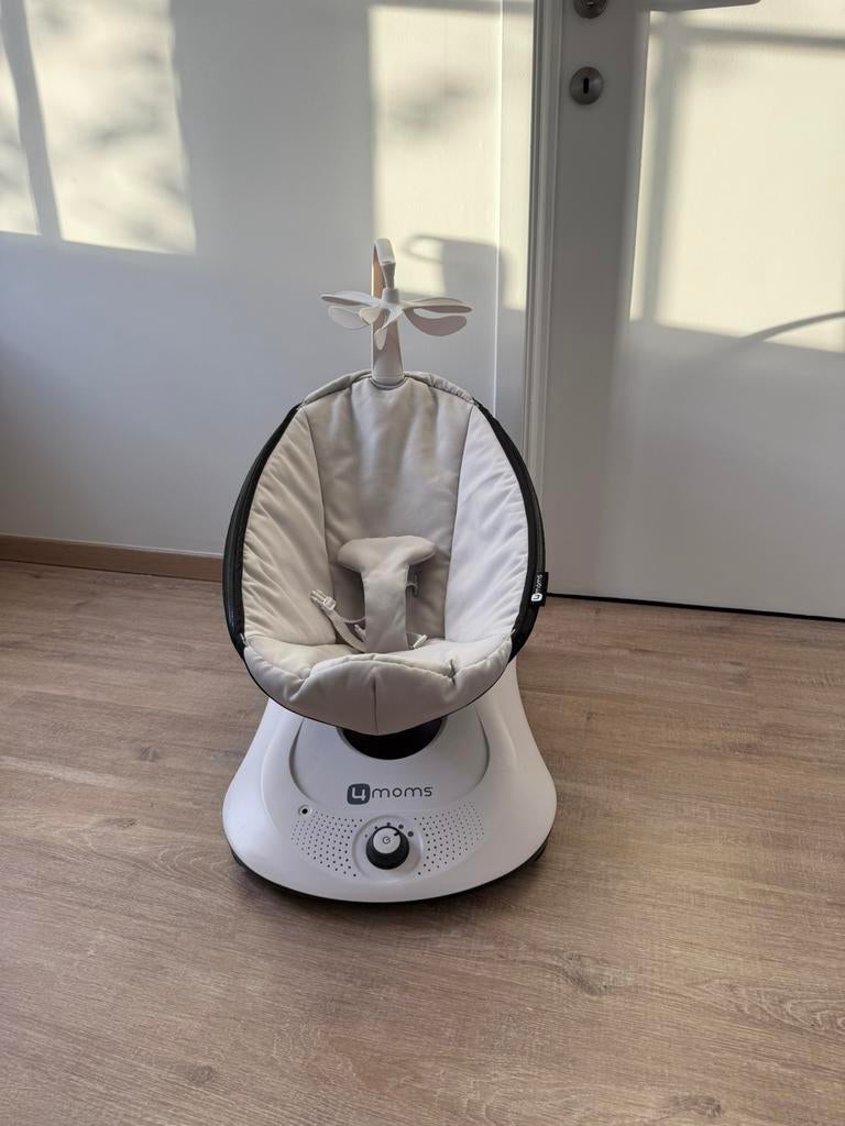 4moms RockaRoo elektrische schommel, Kinderen en Baby's, Ophalen, Zo goed als nieuw