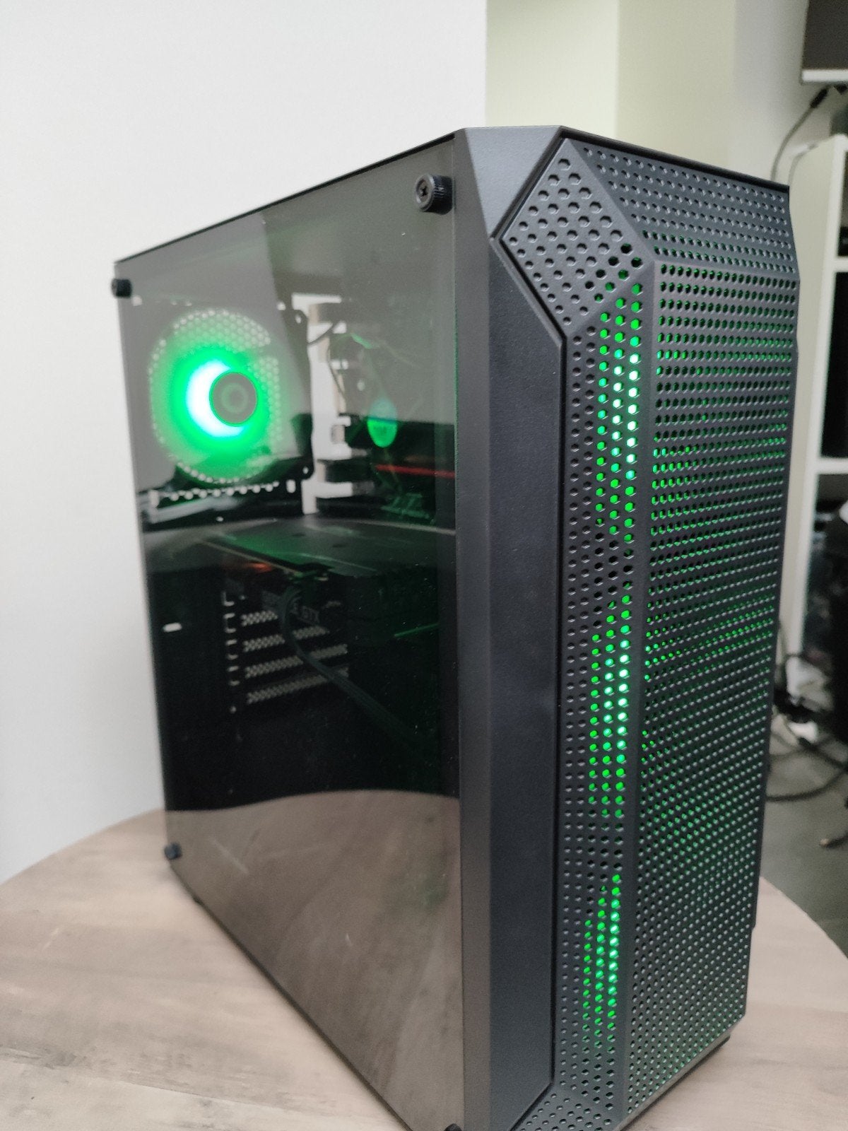 Instap gaming desktop, Ophalen, Zo goed als nieuw, Gaming, HDD
