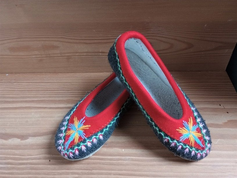 chaussons chaudes fille - pointure 35, Enlèvement, Comme neuf, Fille