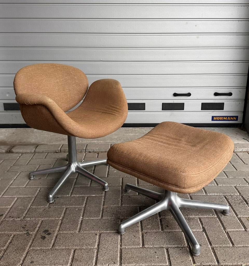 Artifort Tulip met hocker, Huis en Inrichting, Fauteuils, Ophalen, Gebruikt, Stof