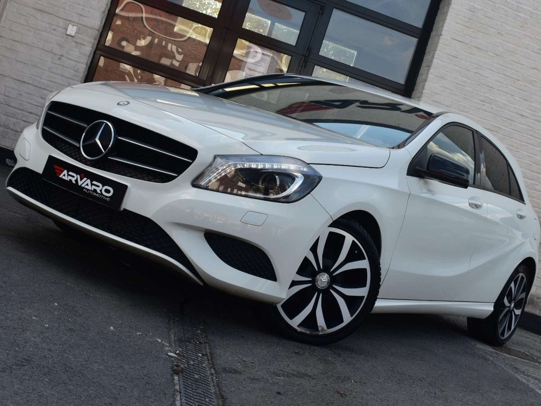 Mercedes-Benz A-Klasse 180 I Xenon / Leder / Camera / Verw Z, Autos, Classe A, Achat, Entreprise, Boîte manuelle