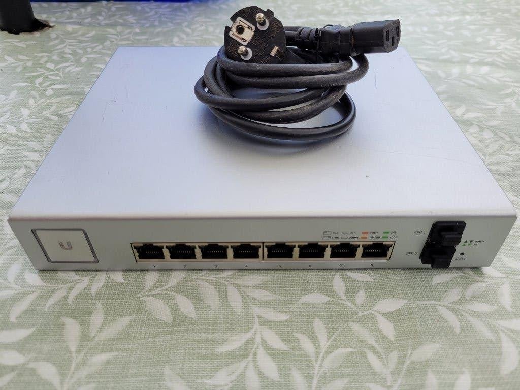Ubiquiti Unifi US-8-150W, Computers en Software, Netwerk switches, Ophalen of Verzenden, Zo goed als nieuw