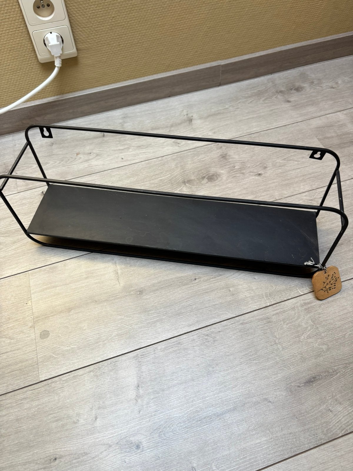 Zwarte, metalen wandplank, Ophalen, Zo goed als nieuw