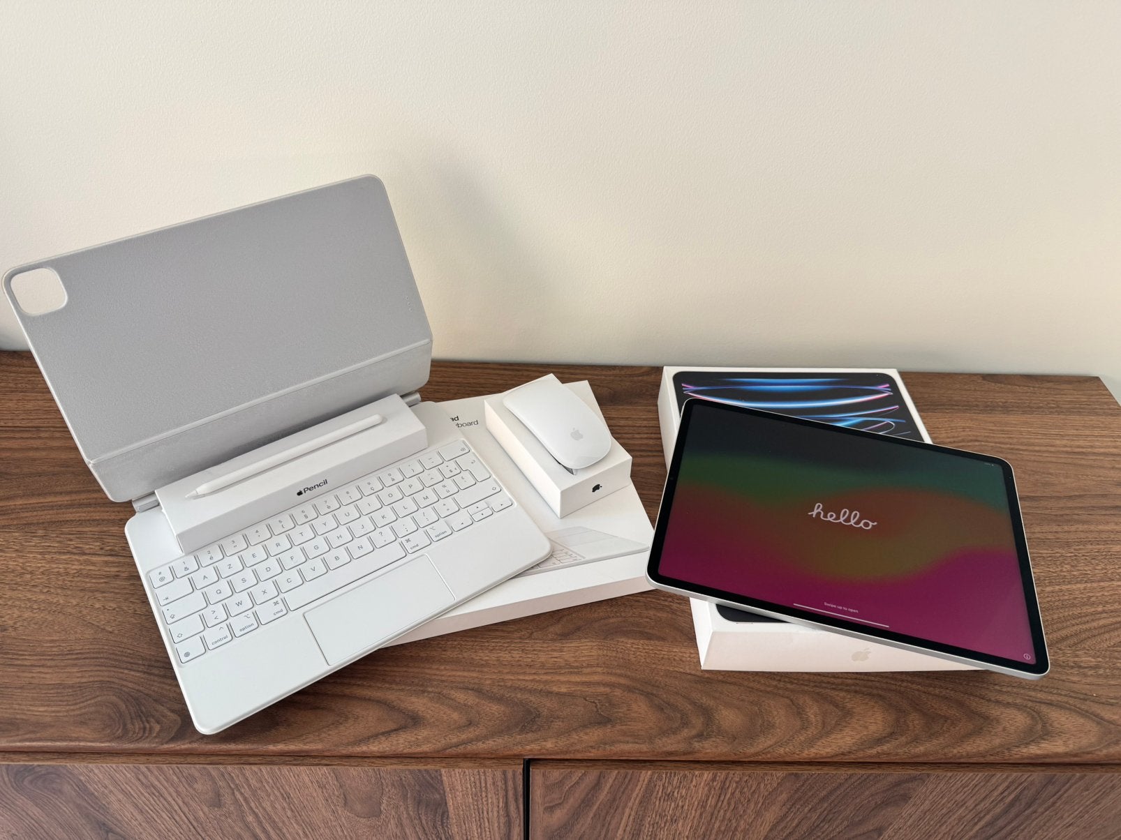 Pack iPad Pro 12.9" M2 (6e gén) 1TB Space Gray + MK + P + MM, Computers en Software, Apple iPads, Zo goed als nieuw, 1 TB, Grijs