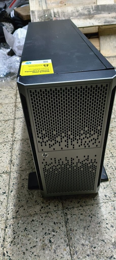 3 verschillende servertorens, Computers en Software, Ophalen of Verzenden, Gebruikt
