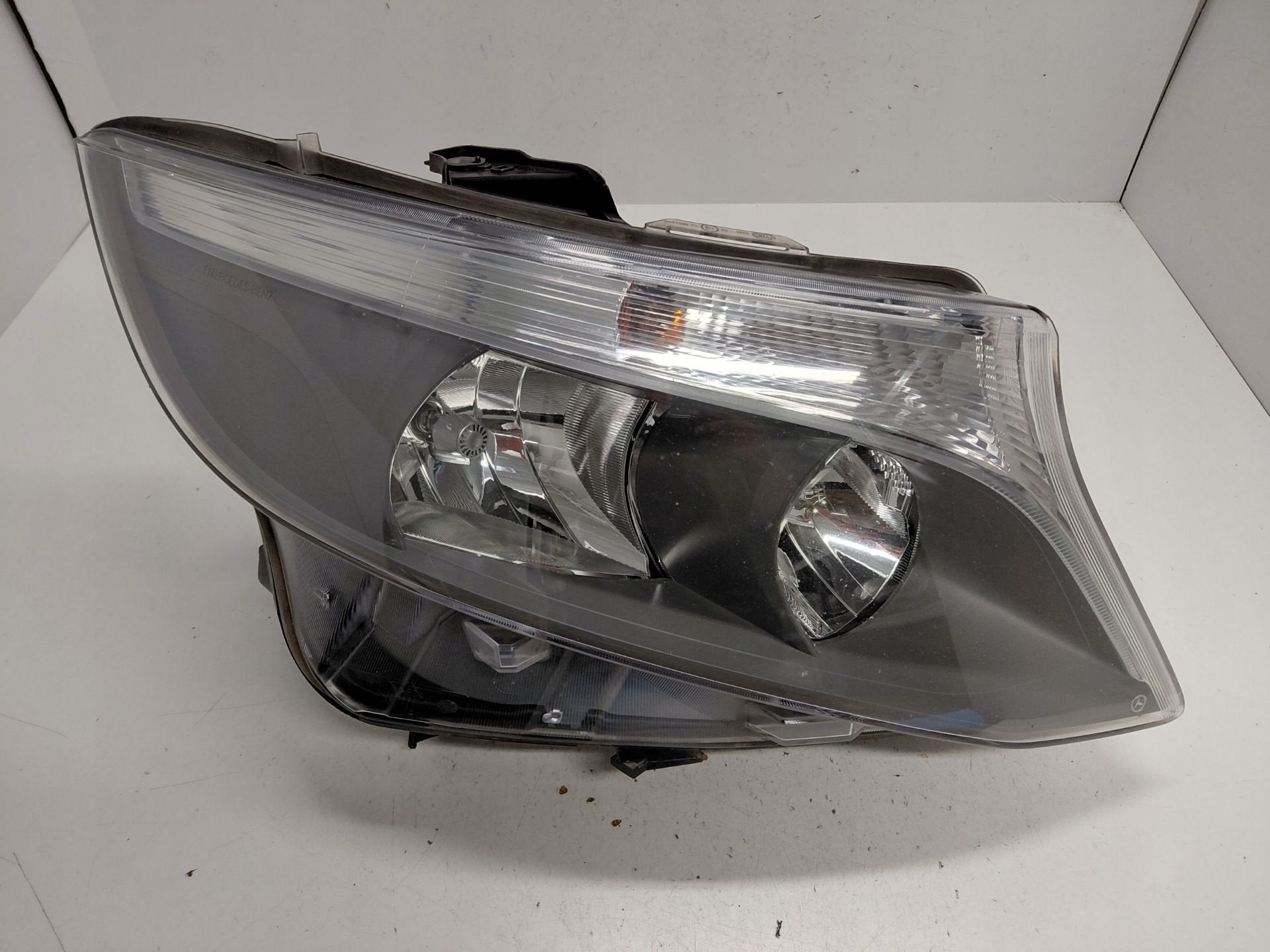 Mercedes Vito Koplamp A4478200161, Gebruikt, Mercedes-Benz AG, Mercedes-Benz, Mercedesstrasse 120
70372  Stuttgart, DE