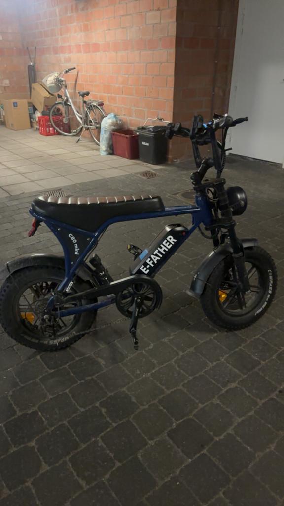 C80 mini fatbike donker blauw, Fietsen en Brommers, Ophalen, Gebruikt, 50 km per accu of meer