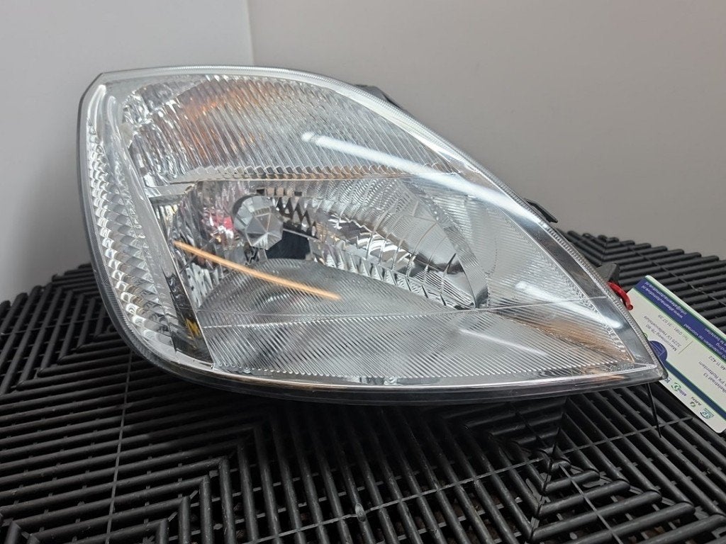 PHARE / OPTIQUE AVANT DROIT Ford Fiesta 5 (JD / JH), Autos : Pièces & Accessoires, Henry-Ford-Straße  1
50735  Köln, DE, Ford-Werke GmbH