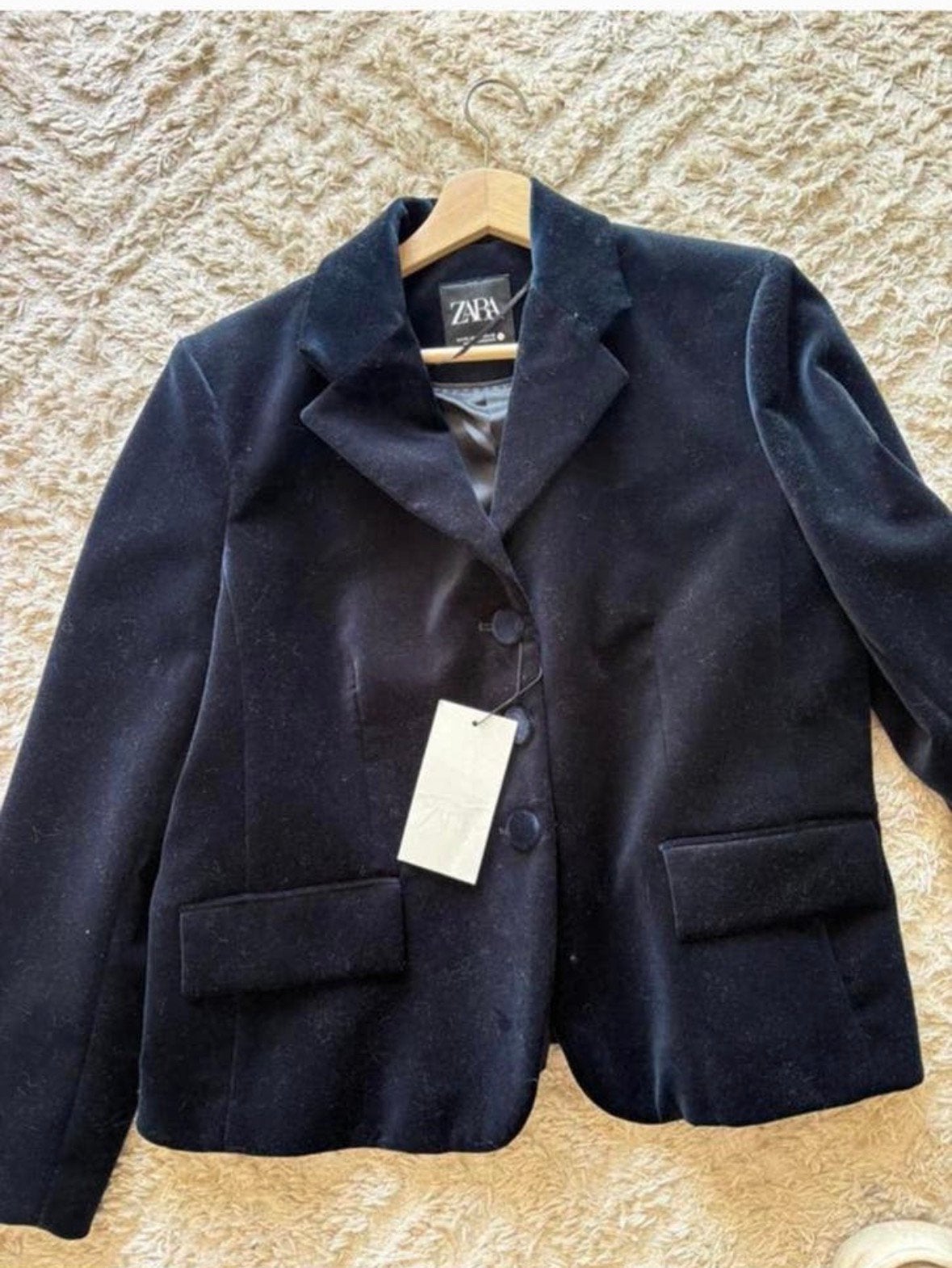Zara, Enlèvement, Comme neuf