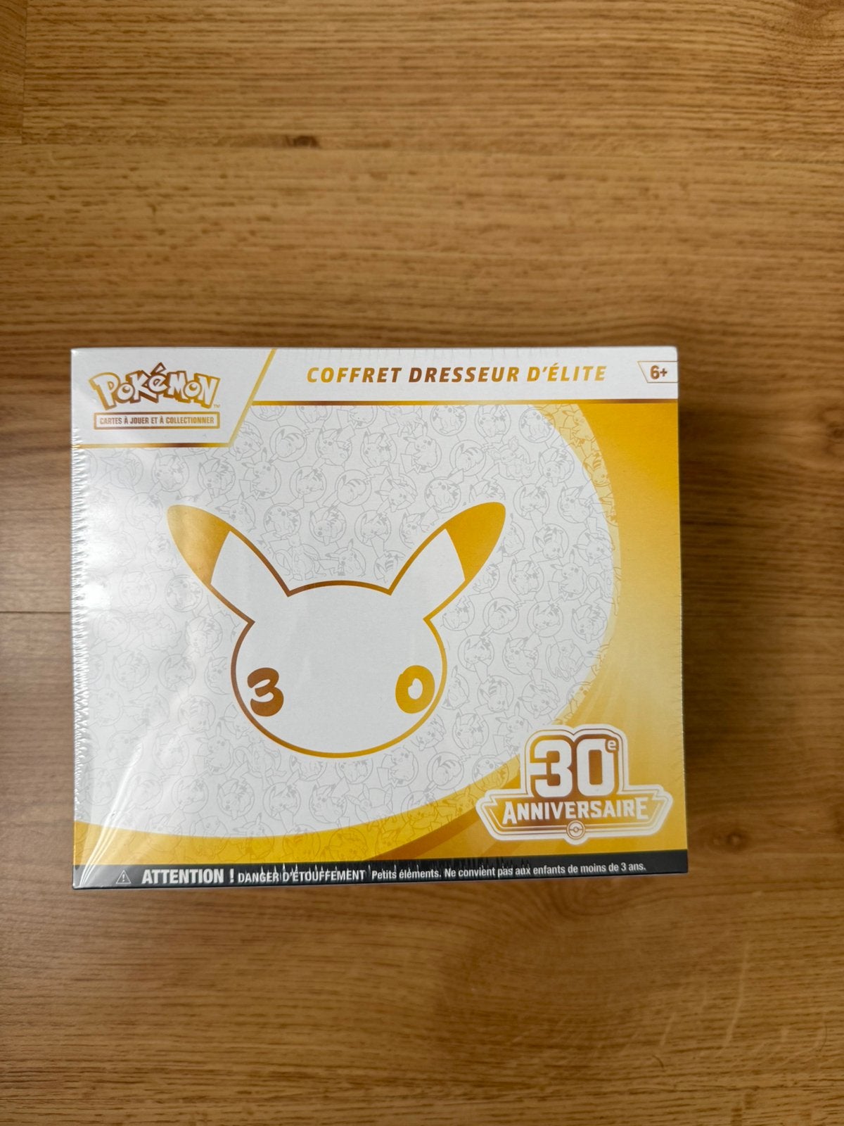 Etb Pokémon 30 ans FR, Enlèvement ou Envoi, Neuf, Booster box
