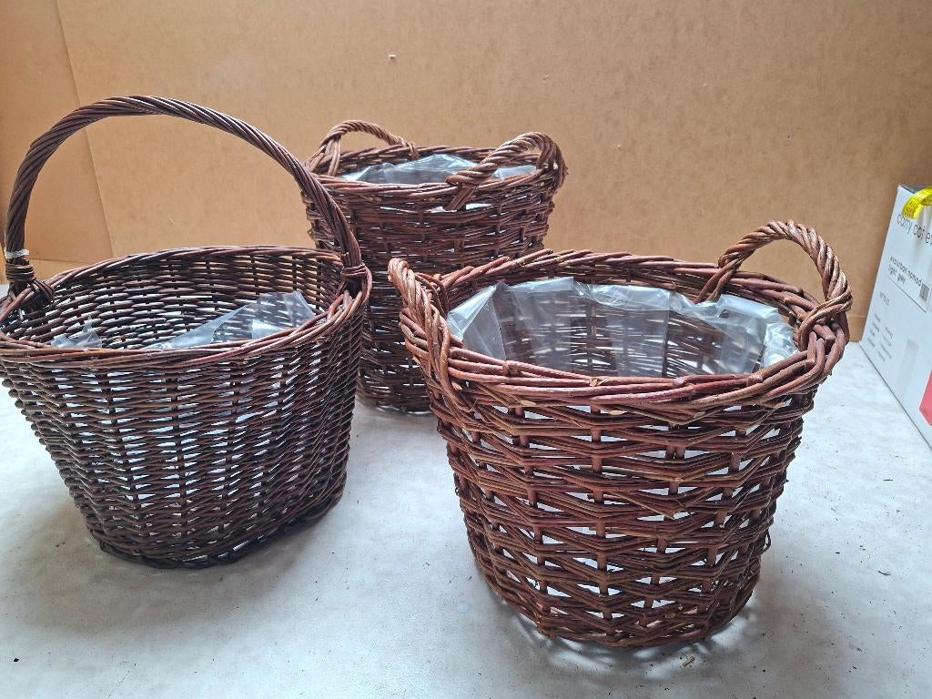 3 grote wilgen manden, Huis en Inrichting, Woonaccessoires | Schalen en Manden, Gebruikt, Mand, Rond, Hout, Ophalen