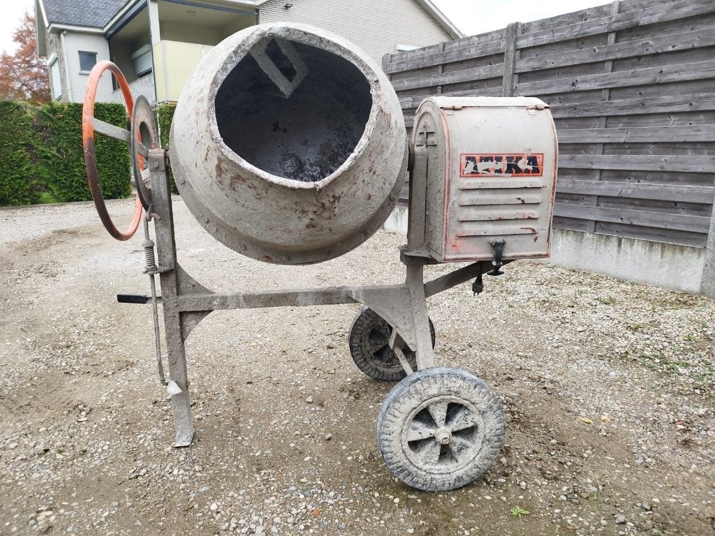betonmolen atika, Ophalen, Gebruikt
