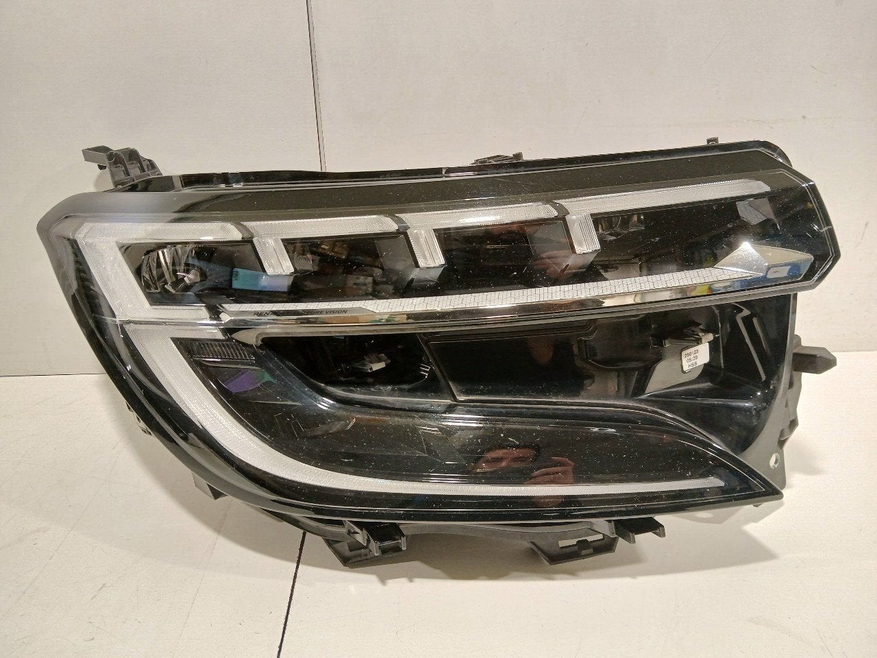 Koplamp rechts Renault Austral, Onderdelen@venauto.nl, Van der Ven Autorecycling B.V., Ettenseweg 76, 4706 PB Roosendaal, The Netherlands
