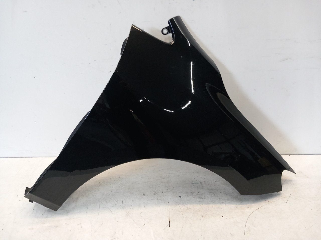 Spatbord rechts voor BMW 2 serie, Onderdelen@venauto.nl, Van der Ven Autorecycling B.V., Gebruikt, Ettenseweg 76, 4706 PB Roosendaal, The Netherlands