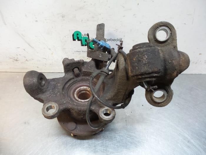 Fusee links-voor van een Nissan Primera (Primera P02-), Gebruikt, -, -, Ophalen of Verzenden