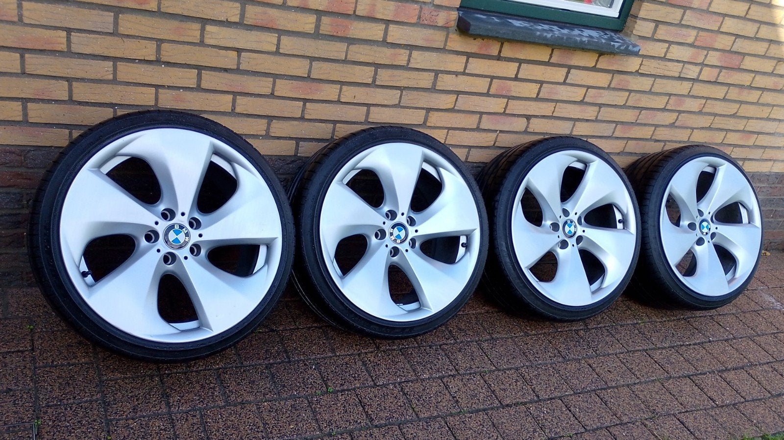 Jantes Bmw style 297 avec pneus, Autos : Pièces & Accessoires, Pneus et Jantes, Véhicule de tourisme, Pneus été, Enlèvement