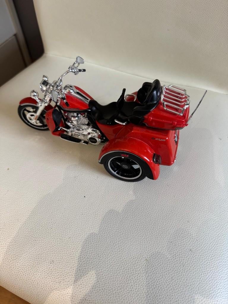 te koop motorfiets Harley-Davidson 2021 CVO Tri Glide 1:12, Ophalen of Verzenden, Zo goed als nieuw, 1:9 t/m 1:12, Motor