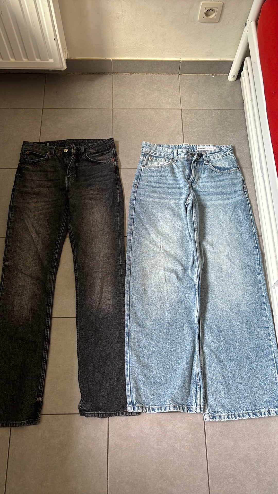 lot 2 jeans stradivarius,bershka, Vêtements | Femmes, Enlèvement, Neuf, Taille 36 (S)