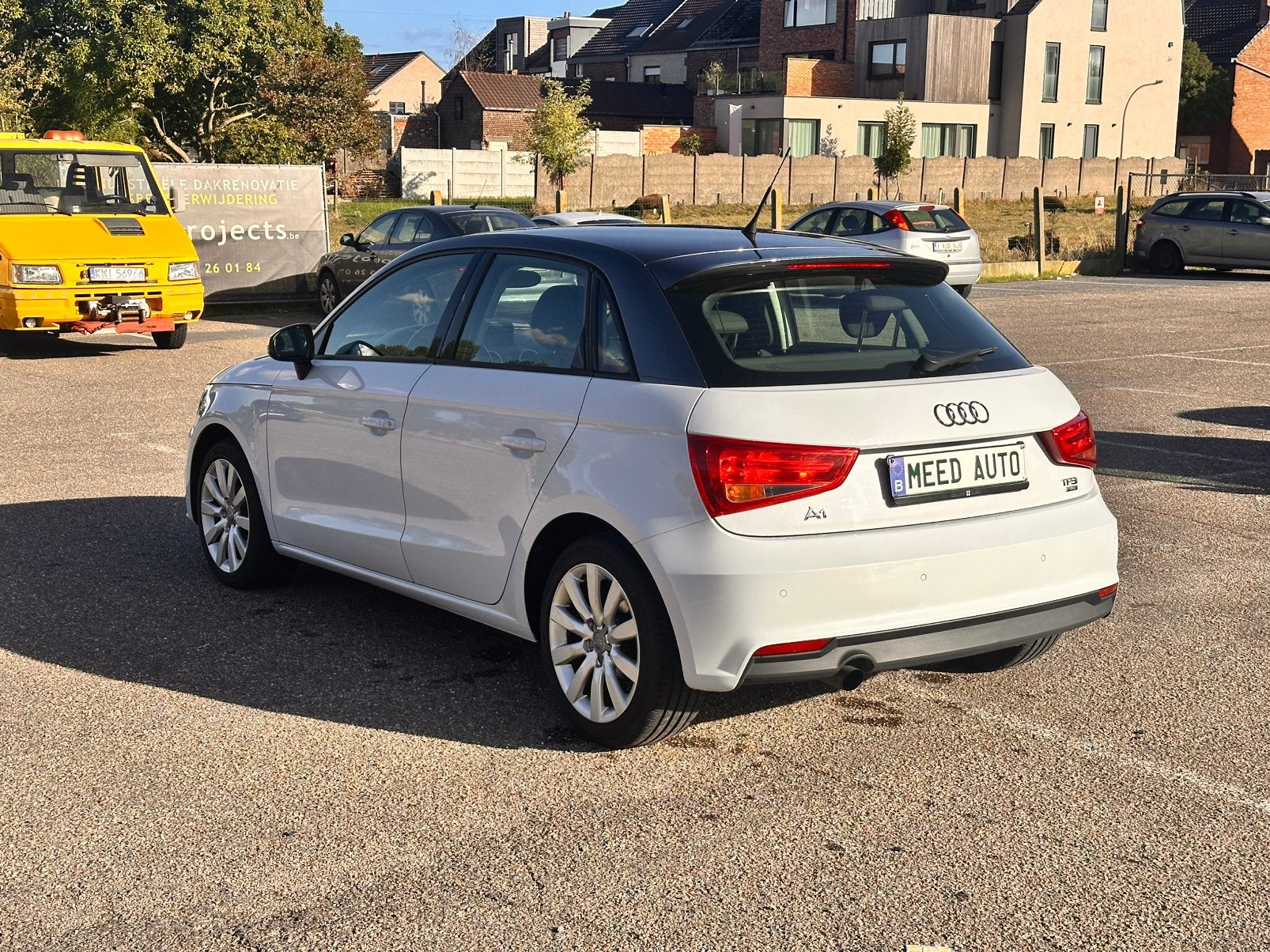 AUDI A1 SPORTBACK 1.0 TFSI 95 PK — 12 MAANDEN GARANTIE, Auto's, Stof, Wit, Bedrijf, Handgeschakeld