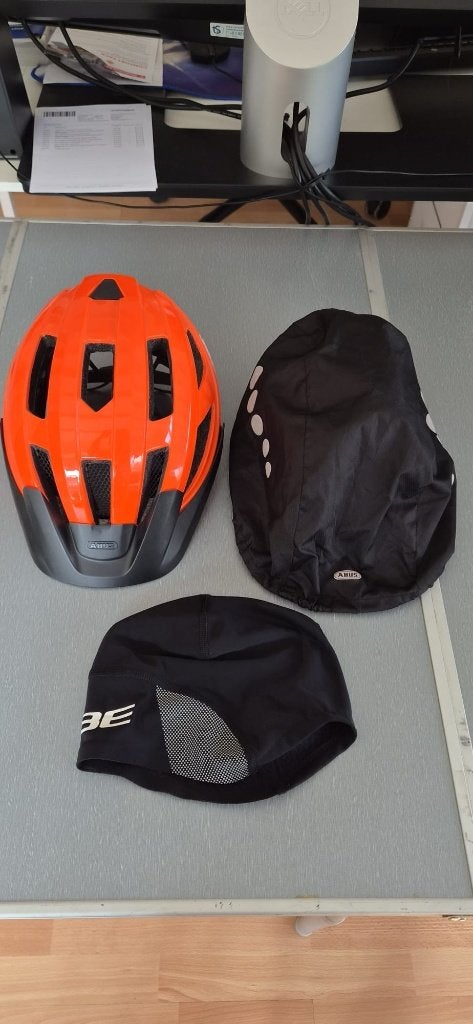 Casque de vélo pour enfant Abus orange avec accessoires, Vélos & Vélomoteurs, Garçon ou Fille, Enlèvement ou Envoi, Comme neuf