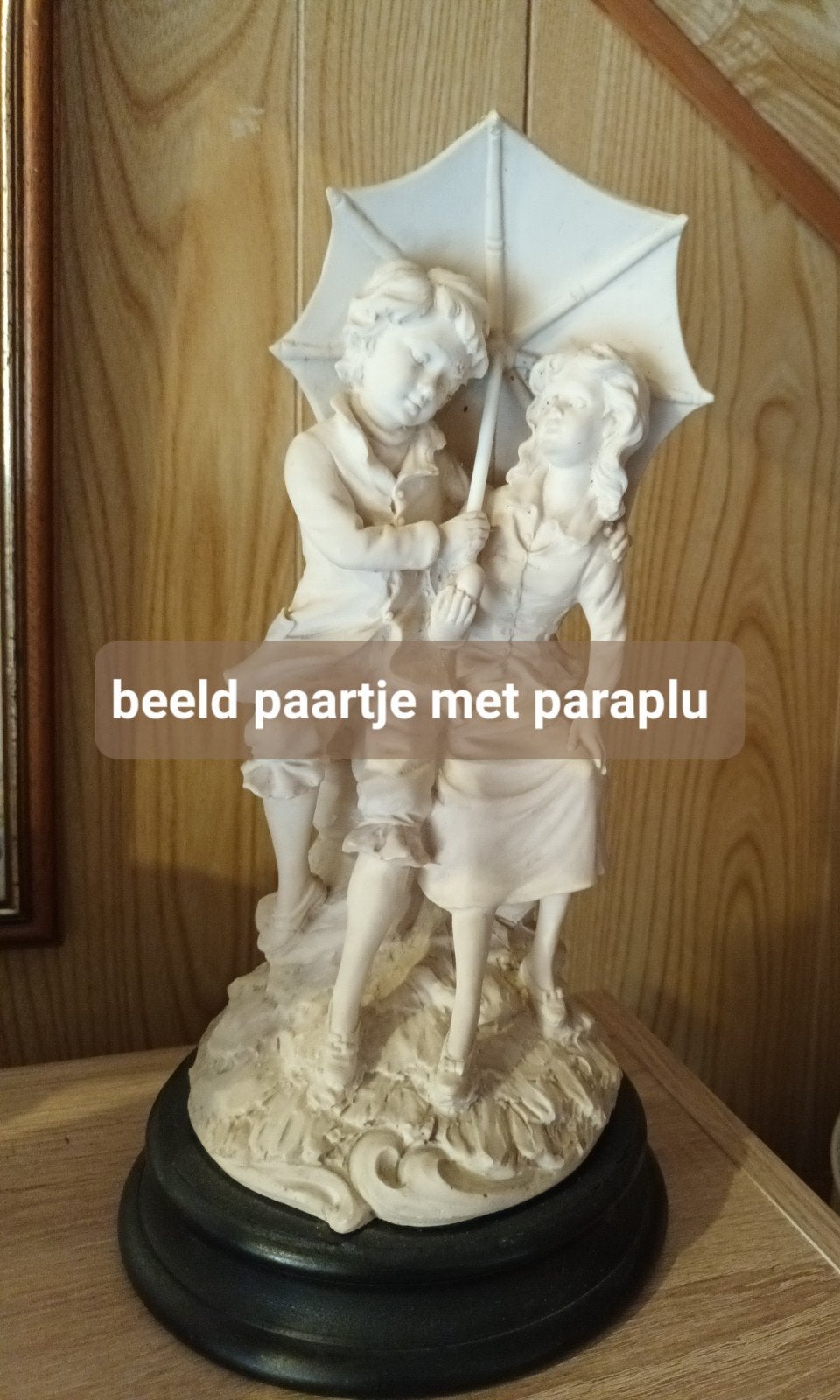 Beeld met paar onder paraplu, Antiek en Kunst, Ophalen