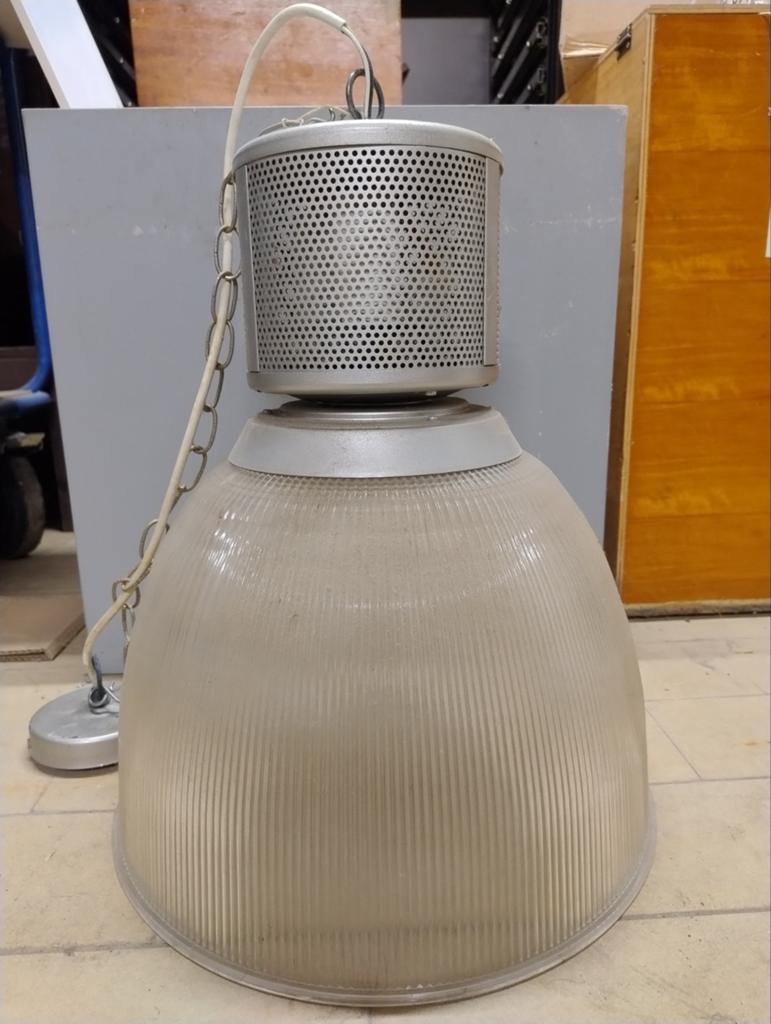 Industriële hanglamp, Enlèvement