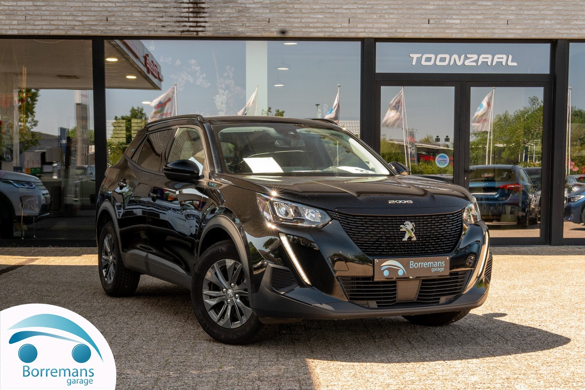 Peugeot 2008 Style Automaat | Camera | CarPlay | Nav, 1199 cc, Electronic Stability Program (ESP), 0 kg, Zwart