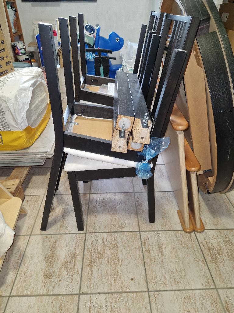 Ikea ronde bjursta eettafel + borja stoelen, Huis en Inrichting, Tafels | Eettafels, Gebruikt, 100 tot 150 cm, 50 tot 100 cm, Vijf personen of meer