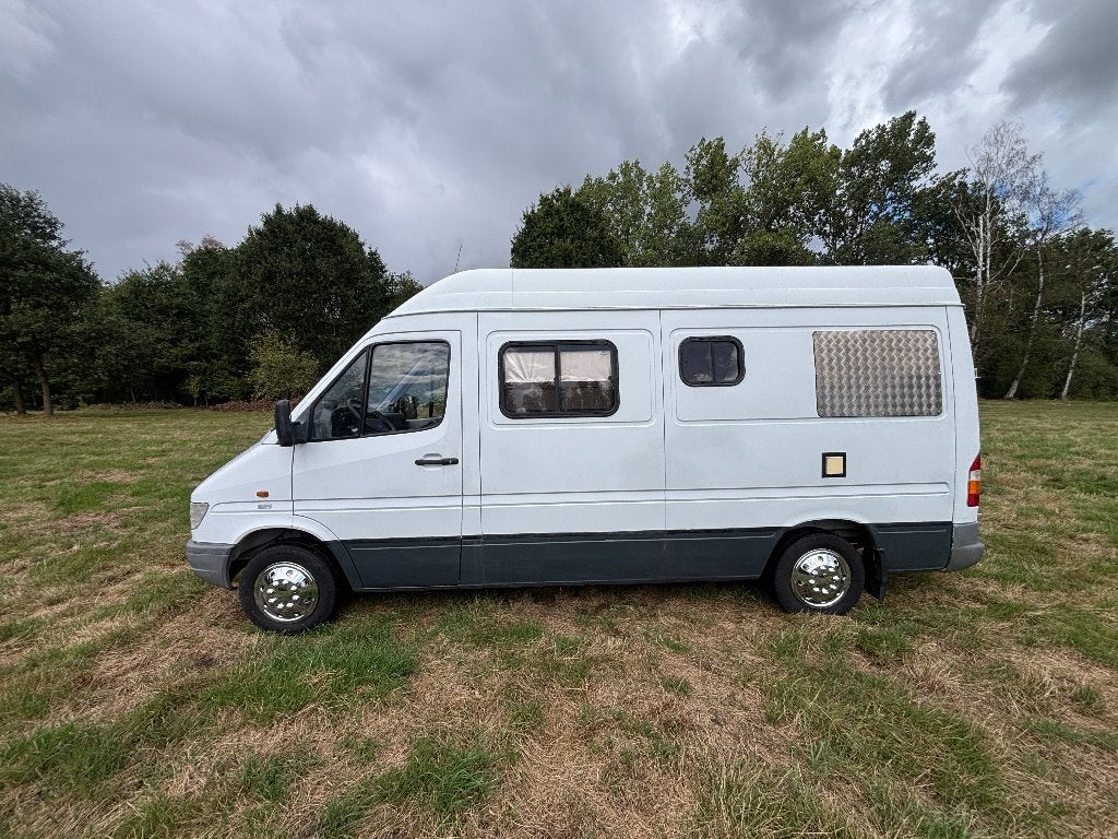 Toffe Mercedes Sprinter 208CDI voor 2 personen met keuring, Chemisch toilet, Bestuurdersdeur, Bedrijf, Tot en met 3
