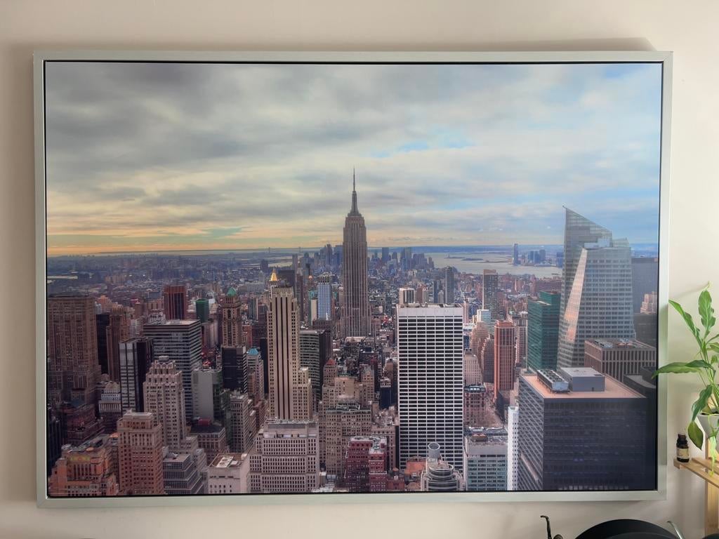 Un tableau représentant New York. Ikea, Maison & Meubles, Accessoires pour la Maison | Cadres, Enlèvement