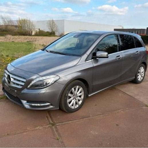 Mercedes-Benz B200 Automaat Slechts 64.000 km, Auto's, Automaat, Euro 6, Leder, B-Klasse