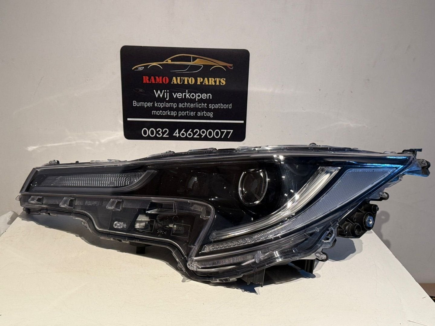 TOYOTA COROLLA LED KOPLAMP LINKS 81150-02S80, Auto-onderdelen, Gebruikt, -, -, Ophalen of Verzenden