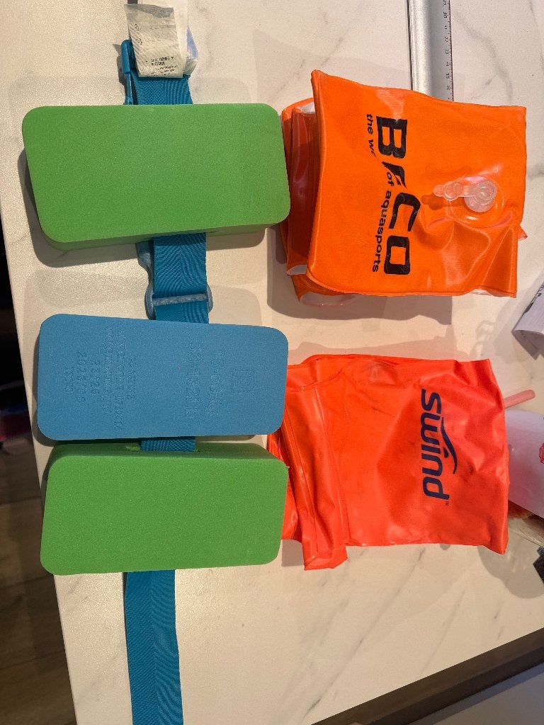 Zwembandjes 15-30kg, Kinderen en Baby's, Ophalen, Gebruikt, Zwem-accessoire