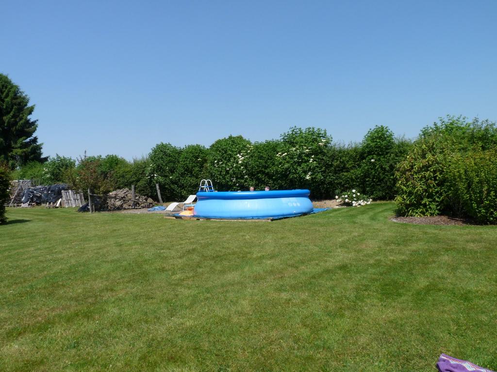 Piscine hors sol intex (diamètre 1.88m et hauteur 1,07m), Piscine gonflable, Rond, Enlèvement, Utilisé