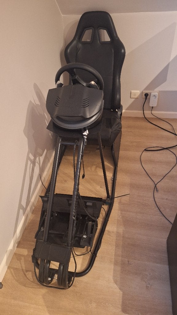 sim racing stoel met stuur en pedalen, Ophalen, Racestoel, Gebruikt, Force feedback