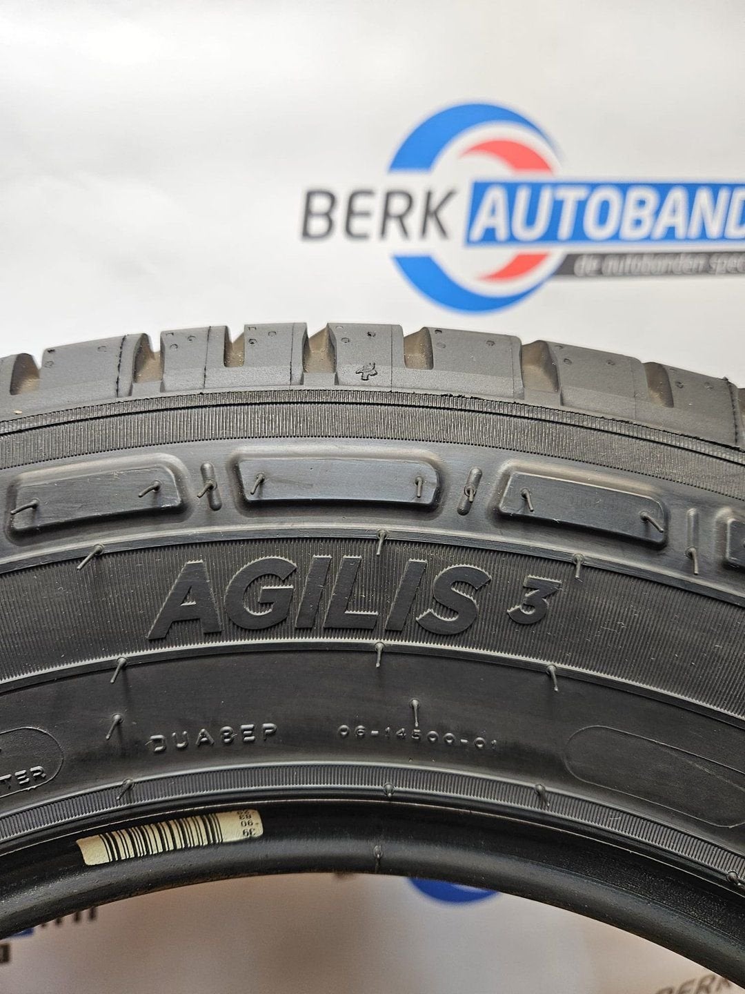 2x Michelin Agilis 3 (DEMO) 215/65 R16C 106/104T 215/65/16C, Auto-onderdelen, -, Ophalen of Verzenden, Band(en), -