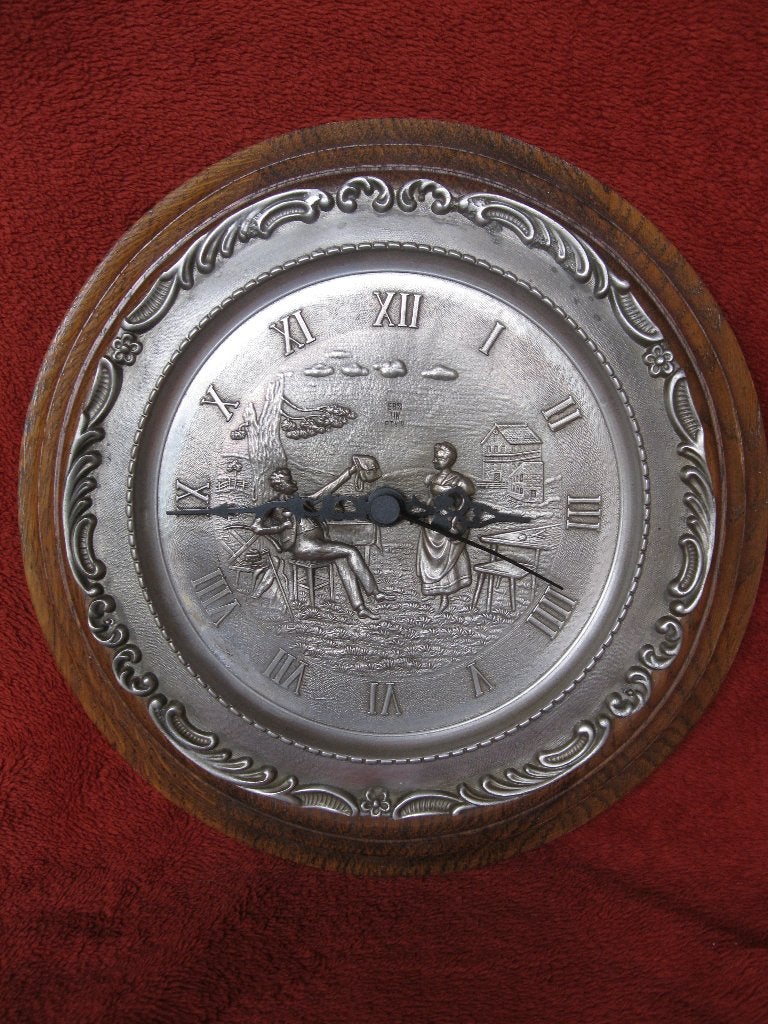 Tinnen klok (tin) in rond kaderment van eikenhout., Antiek en Kunst, Ophalen