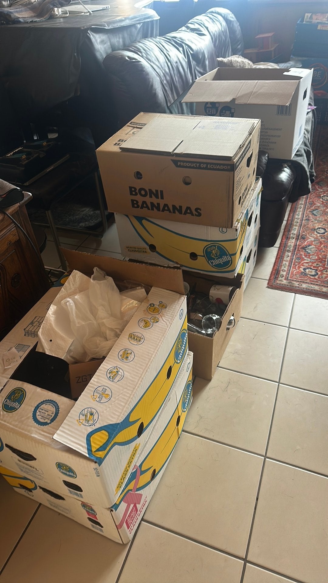 Bananen dozen 5€ per doos gevuld met spullen, Ophalen, Zo goed als nieuw