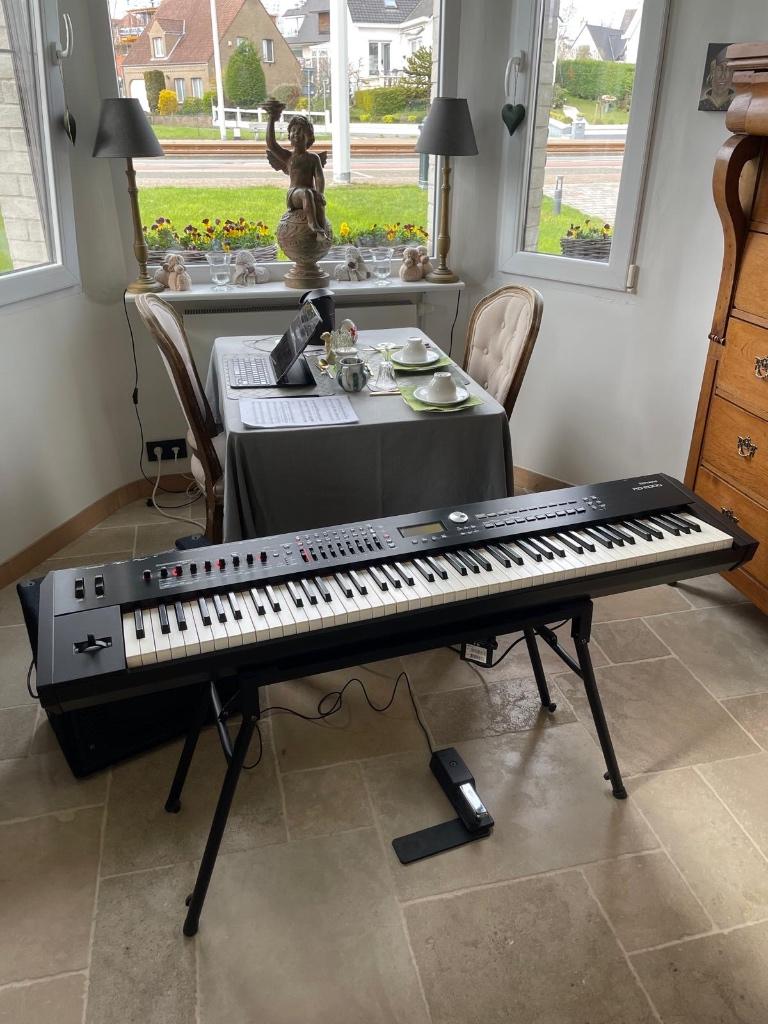 Elektrische Piano Roland, Ophalen, Zwart, Digitaal, Zo goed als nieuw