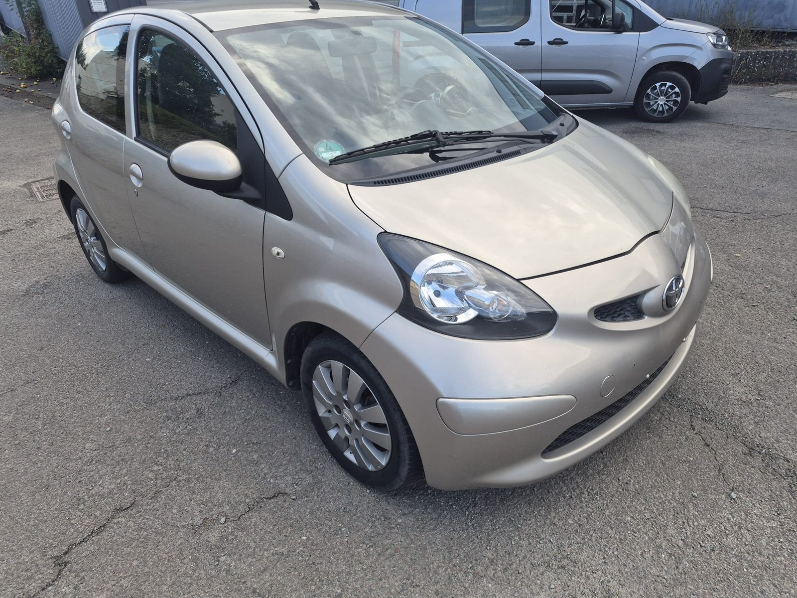 Toyota Aygo 1,0ess. Gps airco carplay controle garantie, Autos, Toyota, Achat, 50 kW, Entreprise, Boîte manuelle