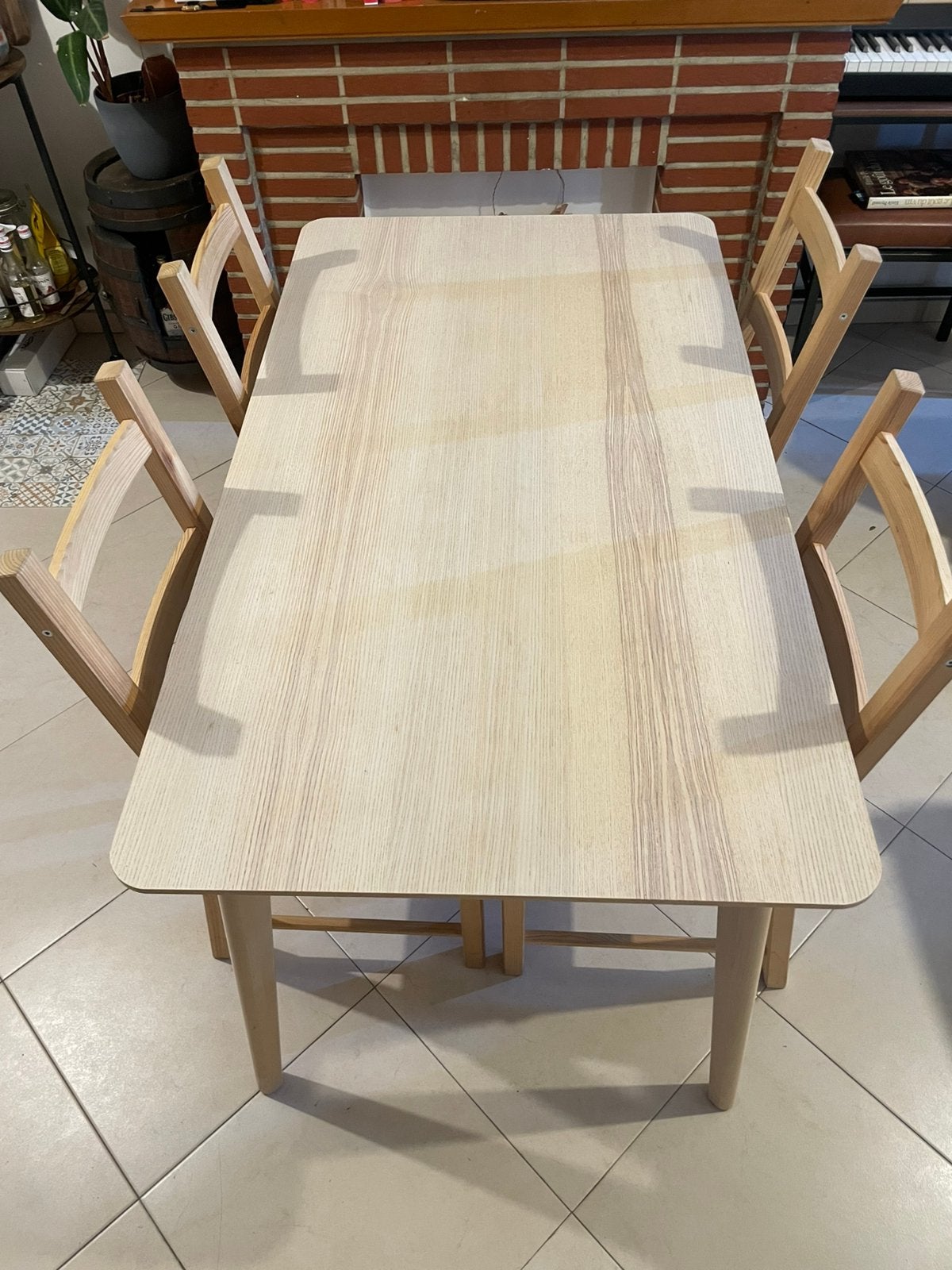 Table IKEA + 4 chaises en excellent état, Maison & Meubles, Enlèvement, Utilisé, Classique, 4 à 6 chaises