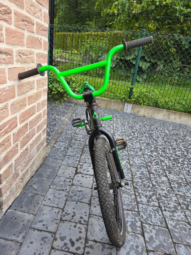 Velo BMX enfant, Vélos & Vélomoteurs, Vélos | BMX & Freestyle, Enlèvement, Utilisé, Repose-pieds