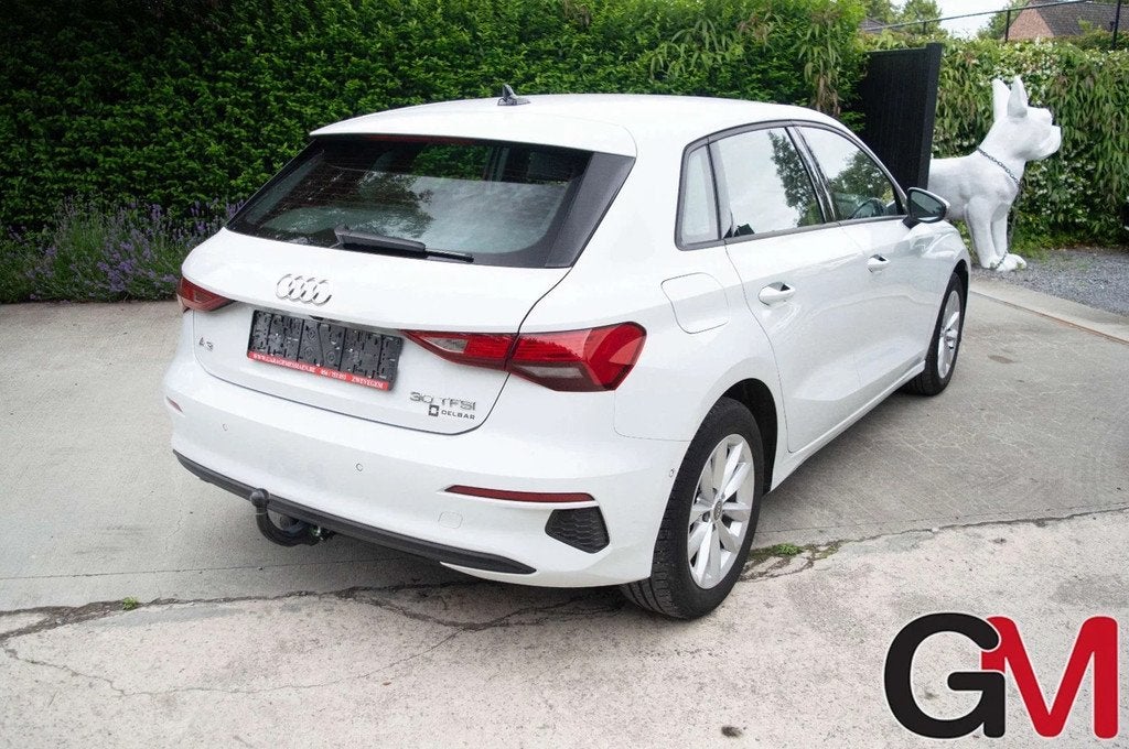 Audi A3 Sportback A3 30 TFSI Business Edition Attraction S, Auto's, Automaat, Gebruikt, Wit, Bedrijf