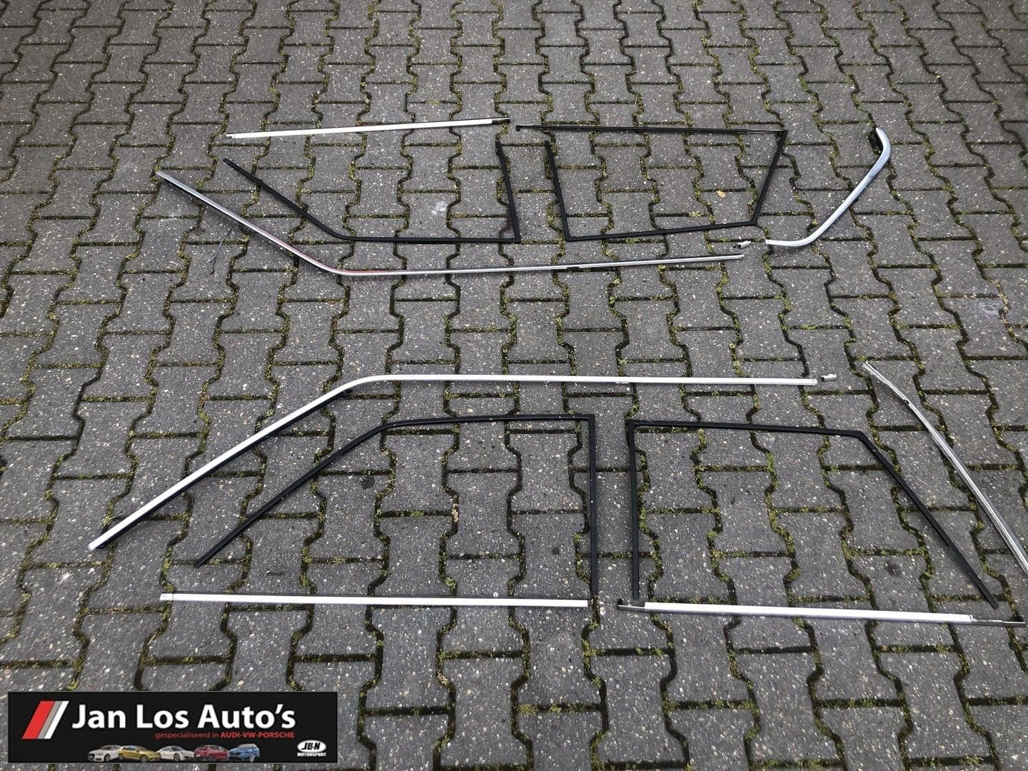 Raamlijsten en regengoten links en rechts Audi 90 B2, -, Audi, Utilisé, -