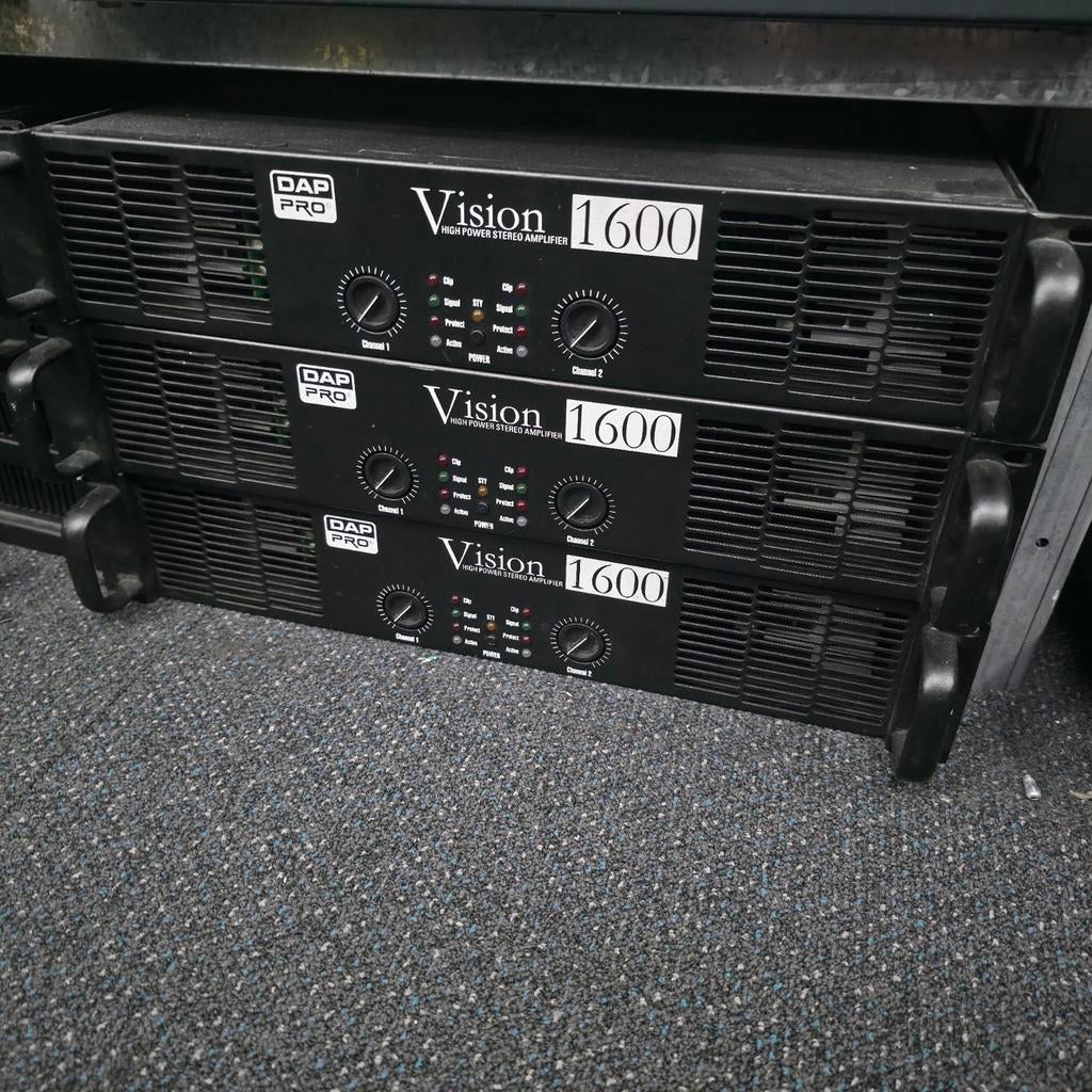 DAP VISION versterker 2 x 1500 watt, Audio, Tv en Foto, Luidsprekerboxen, Ophalen of Verzenden